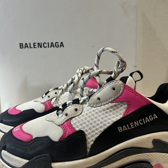 Balenciaga triple S sneaker pink distress style size 38 new in box - Picture 3 of 8